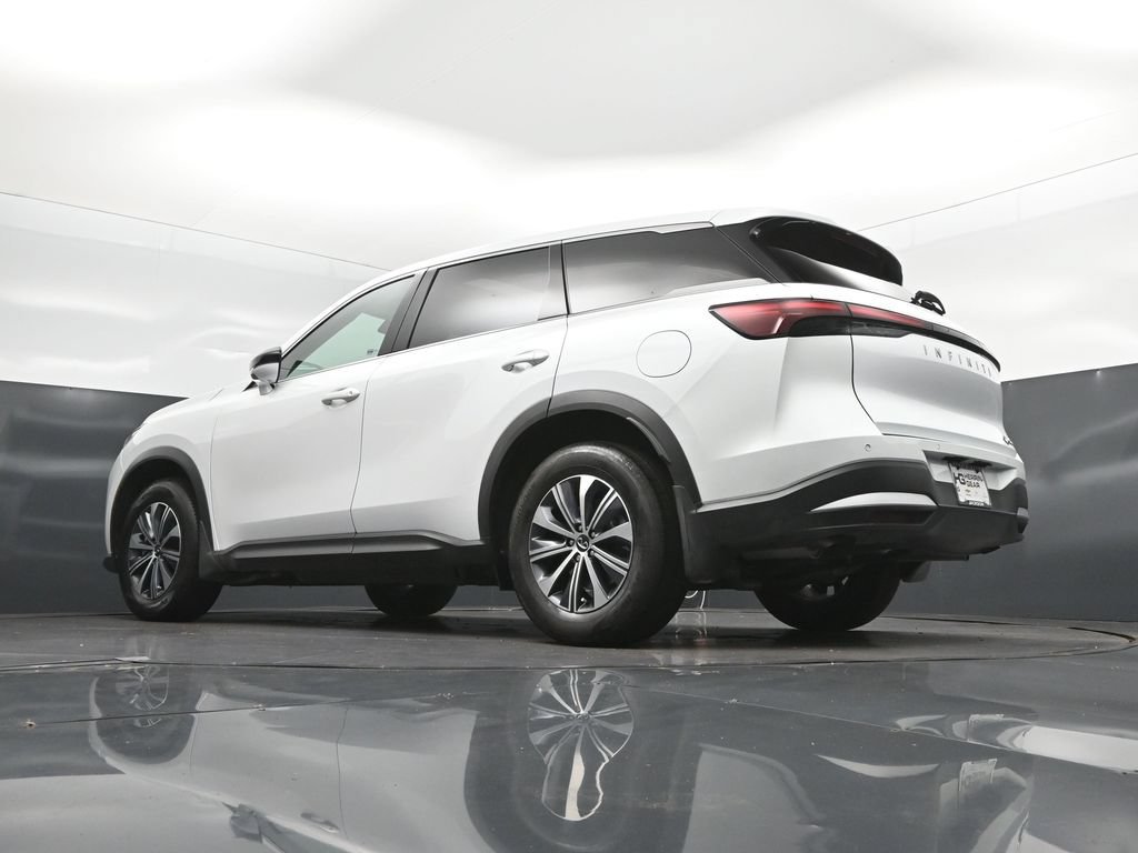 Certified Used 2026 White INFINITI PURE image 41