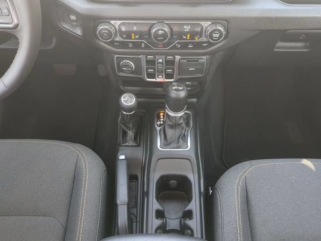 Used 2025 White Jeep Sport S image 20