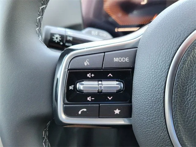 2025 Kia Sorento S - Photo 22