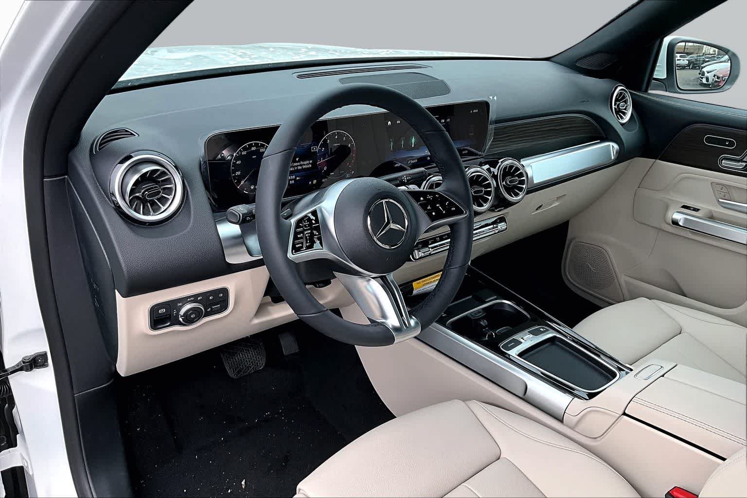 New 2026 Polar White Mercedes-Benz GLB 250 image 10