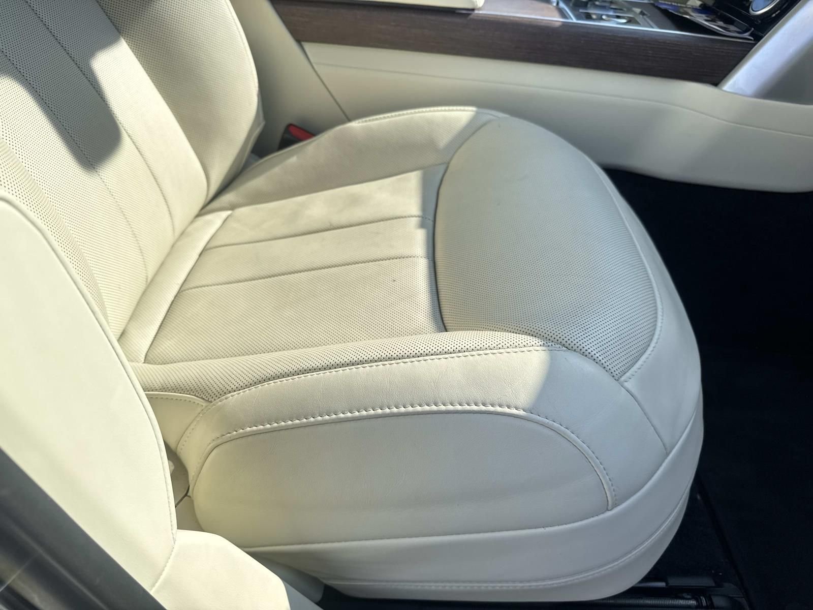 2023 Land Rover Range Rover SE - Photo 12