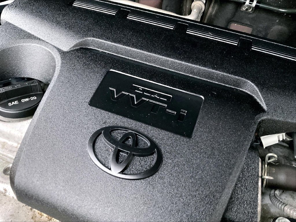 Used 2018 Black Currant Toyota XLE image 33