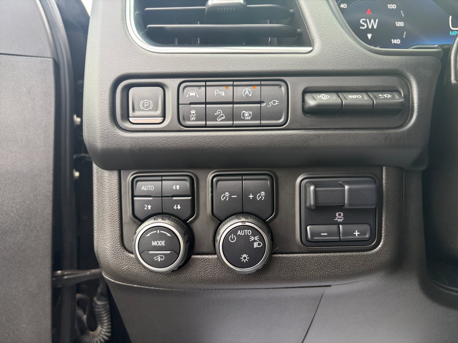 Used 2022 Black Chevrolet High Country image 22