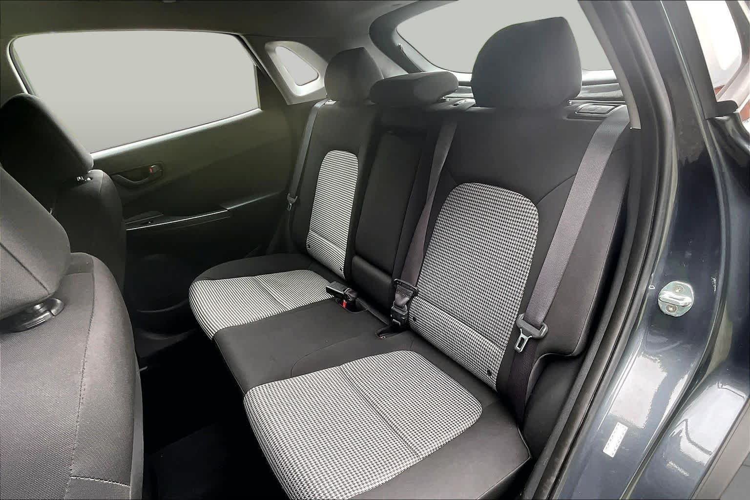 Used 2018 Thunder Gray Hyundai SE image 20