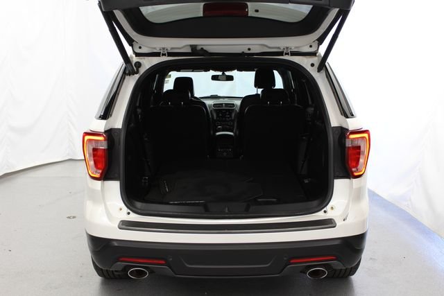 Used 2018 White Platinum Tri-Coat Metallic Ford XLT image 9