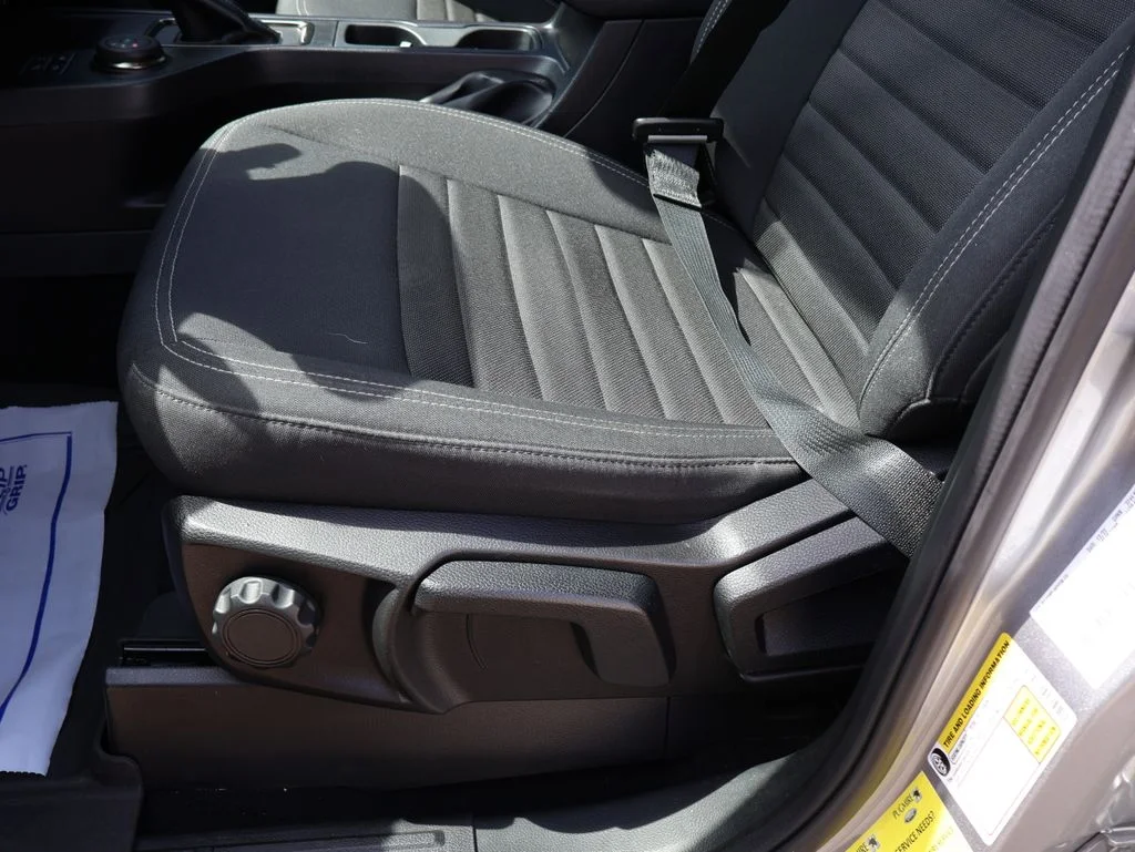 Used 2023 Silver Ford XLT image 39
