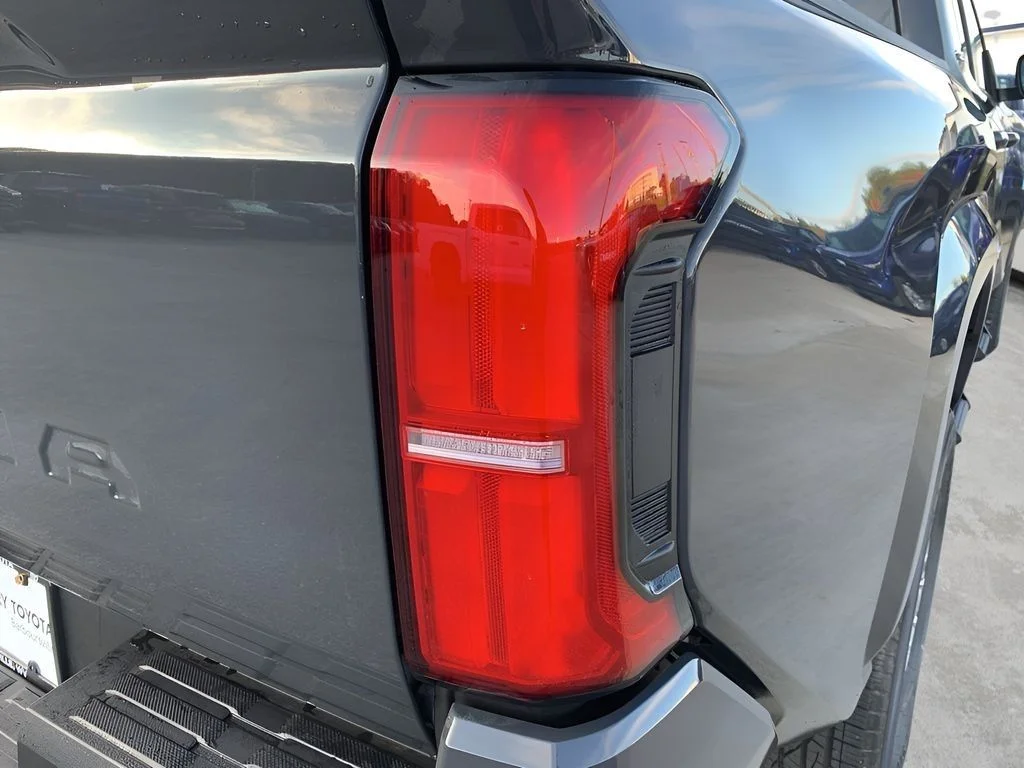 Used 2025  Toyota SR5 image 29