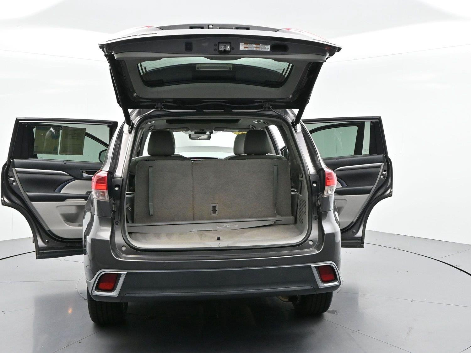 Used 2017 Predawn Gray Mica Toyota Limited image 42