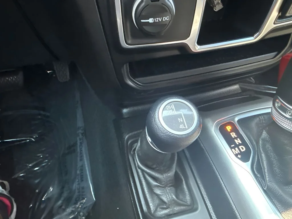 Used 2020 Green Jeep Sport image 12