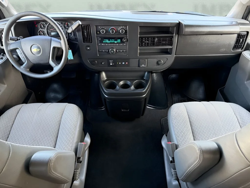 Used 2021 Summit White Chevrolet WT image 14