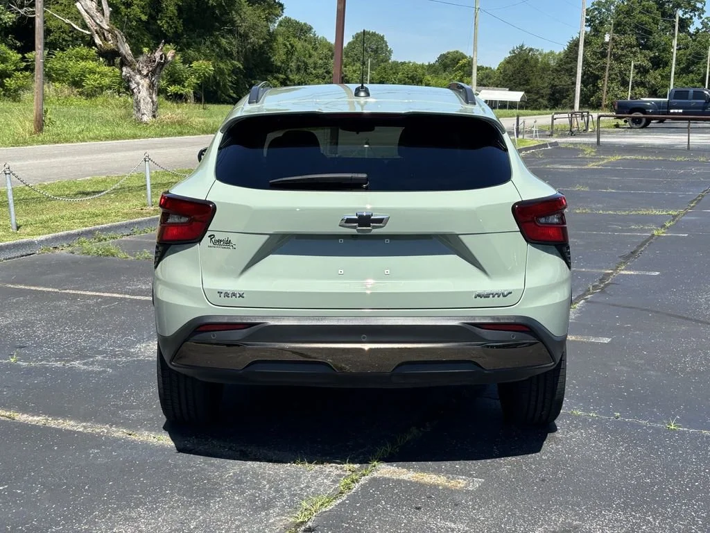 Used 2025 Cacti Green Chevrolet ACTIV image 8