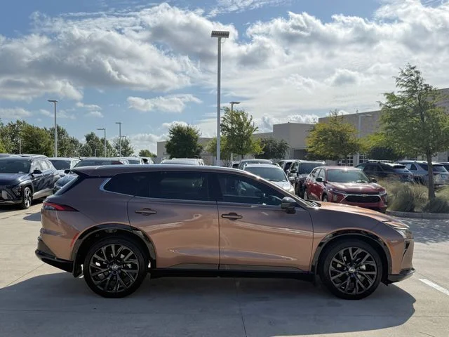 Certified Used 2025 BRONZE AGE Toyota Limited image 5