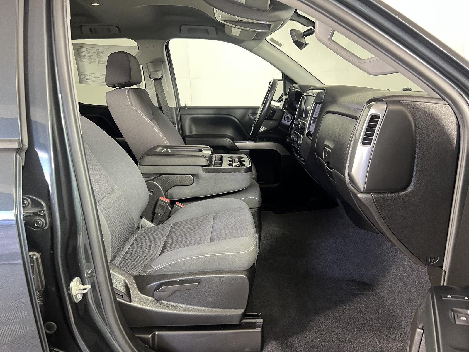 Used 2019 Graphite Metallic Chevrolet LT image 17