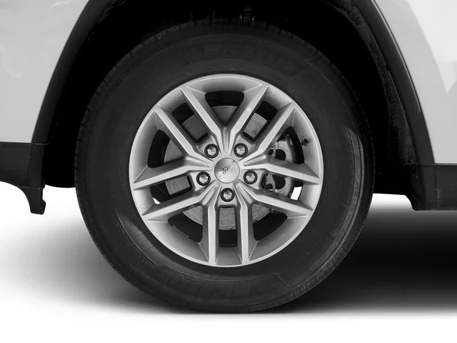 Used 2017 Granite Crystal Metallic Clearcoat Jeep Laredo image 14