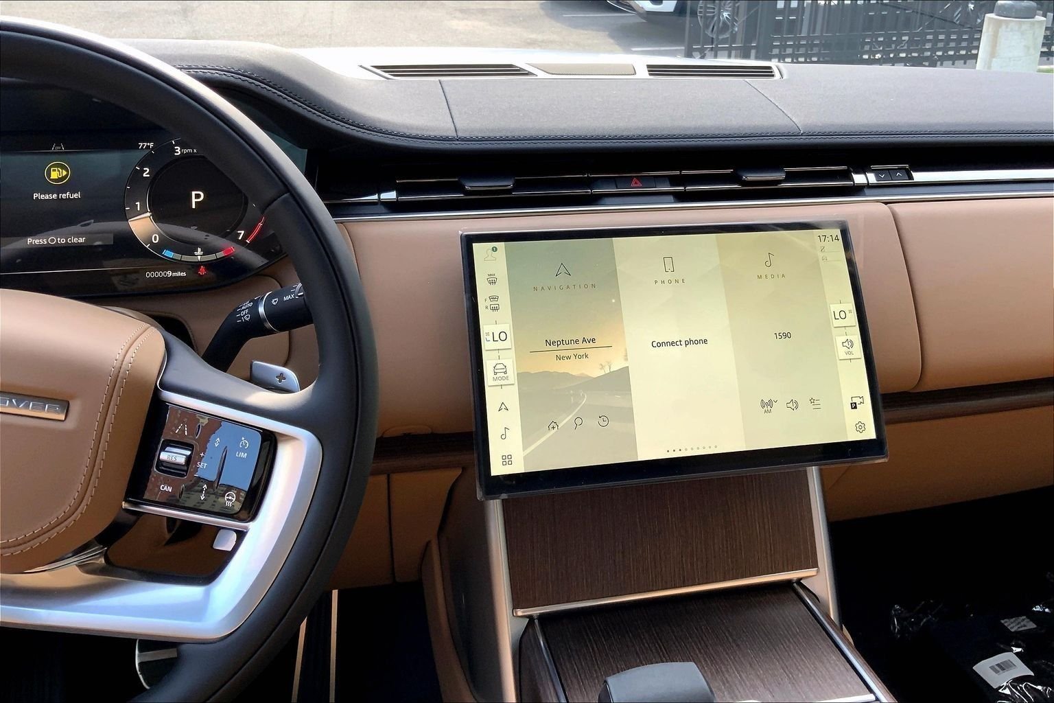 New 2026 Fuji White LAND ROVER SE image 6