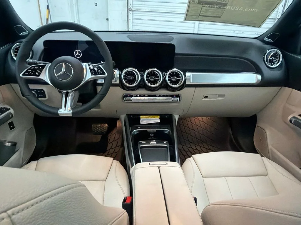 New 2026 White Mercedes-Benz GLB 250 image 21