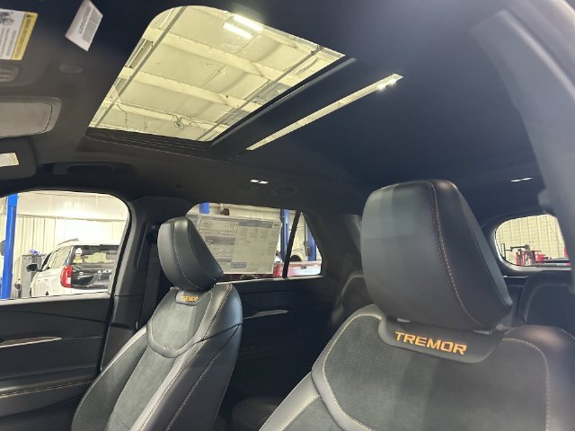 New 2027 Agate Black Metallic Ford Tremor® image 20