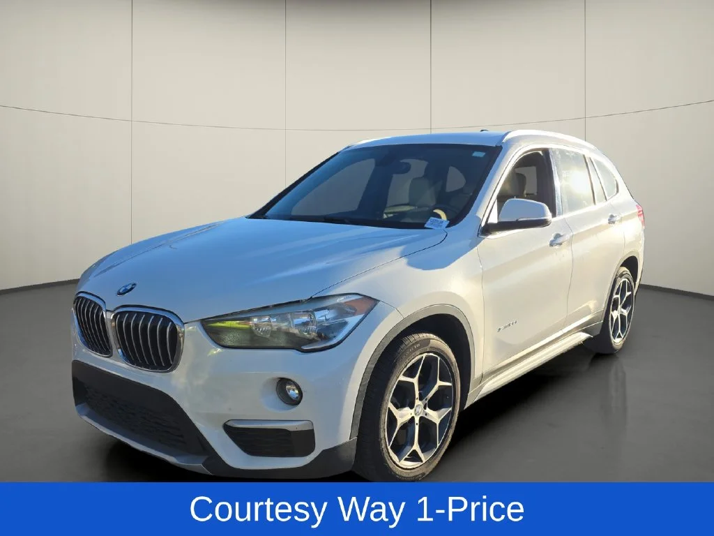 Used 2017 White BMW sDrive28i image 4