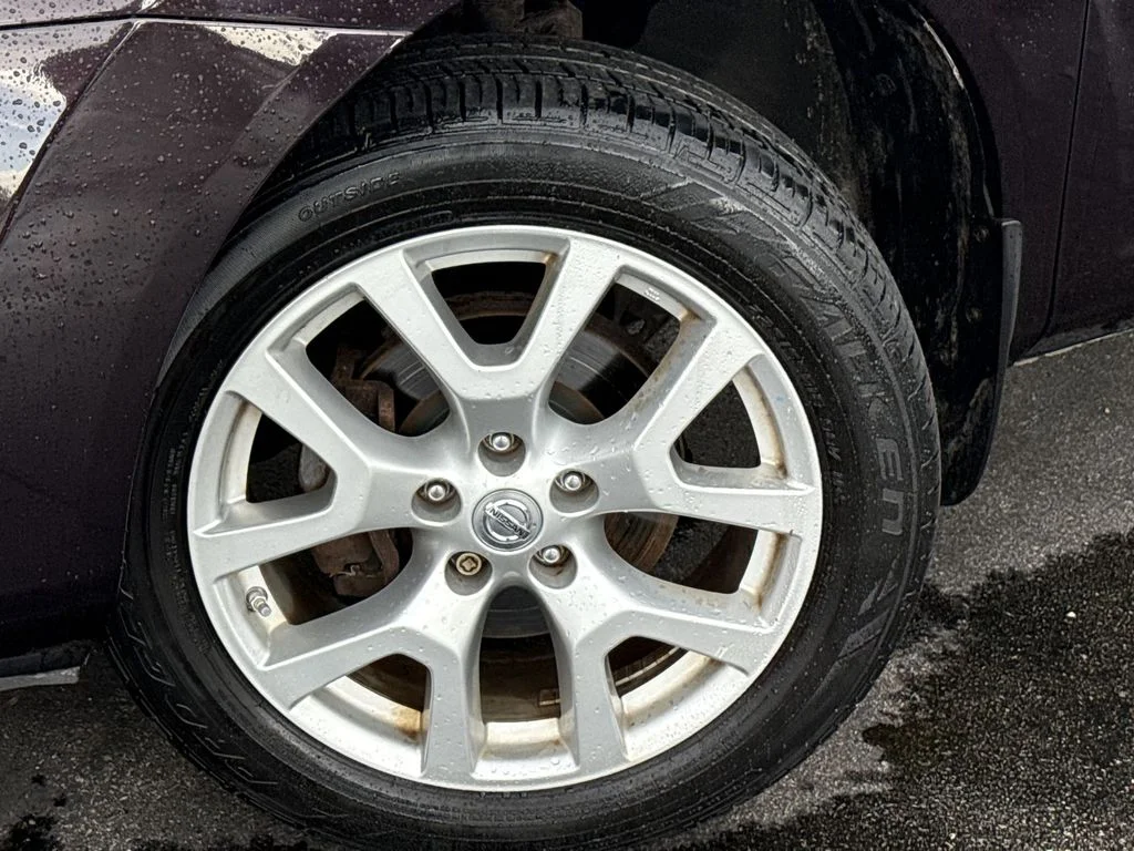 Used 2013 Black Nissan SL image 10