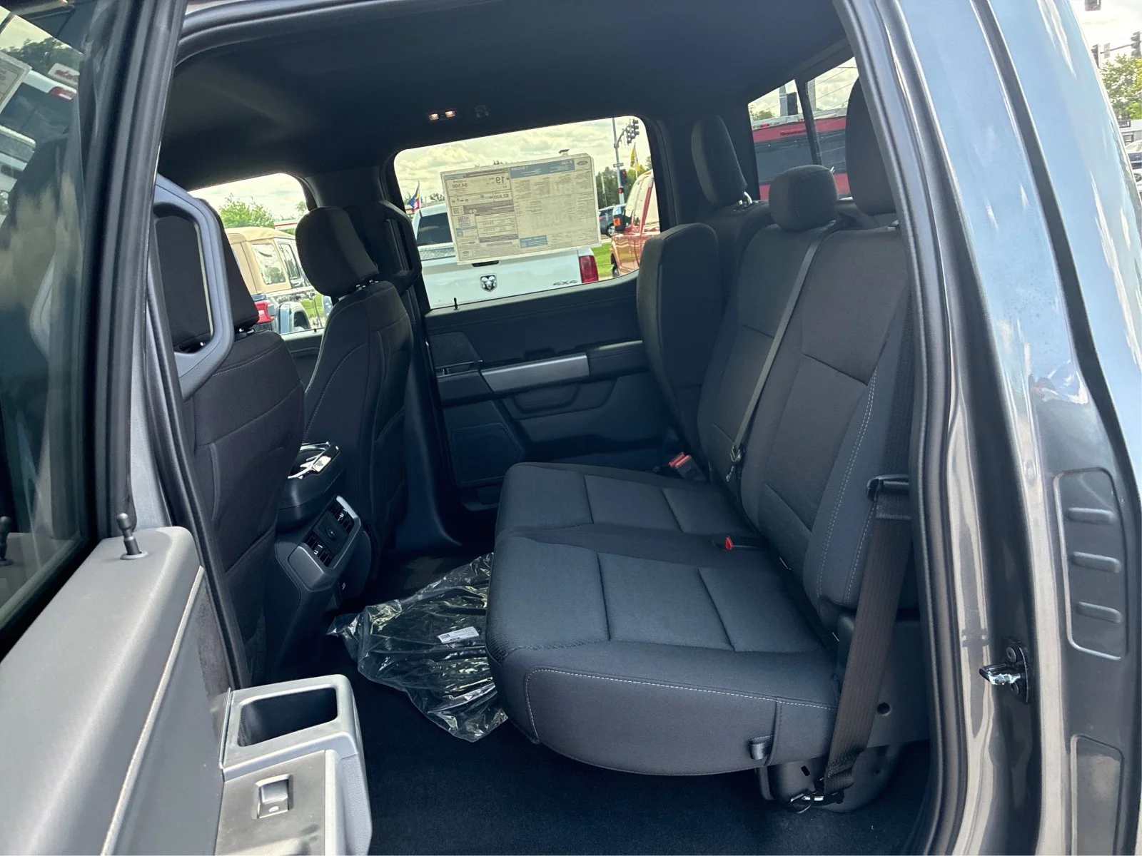 New 2026 Carbonized Gray Metallic Ford XLT image 10