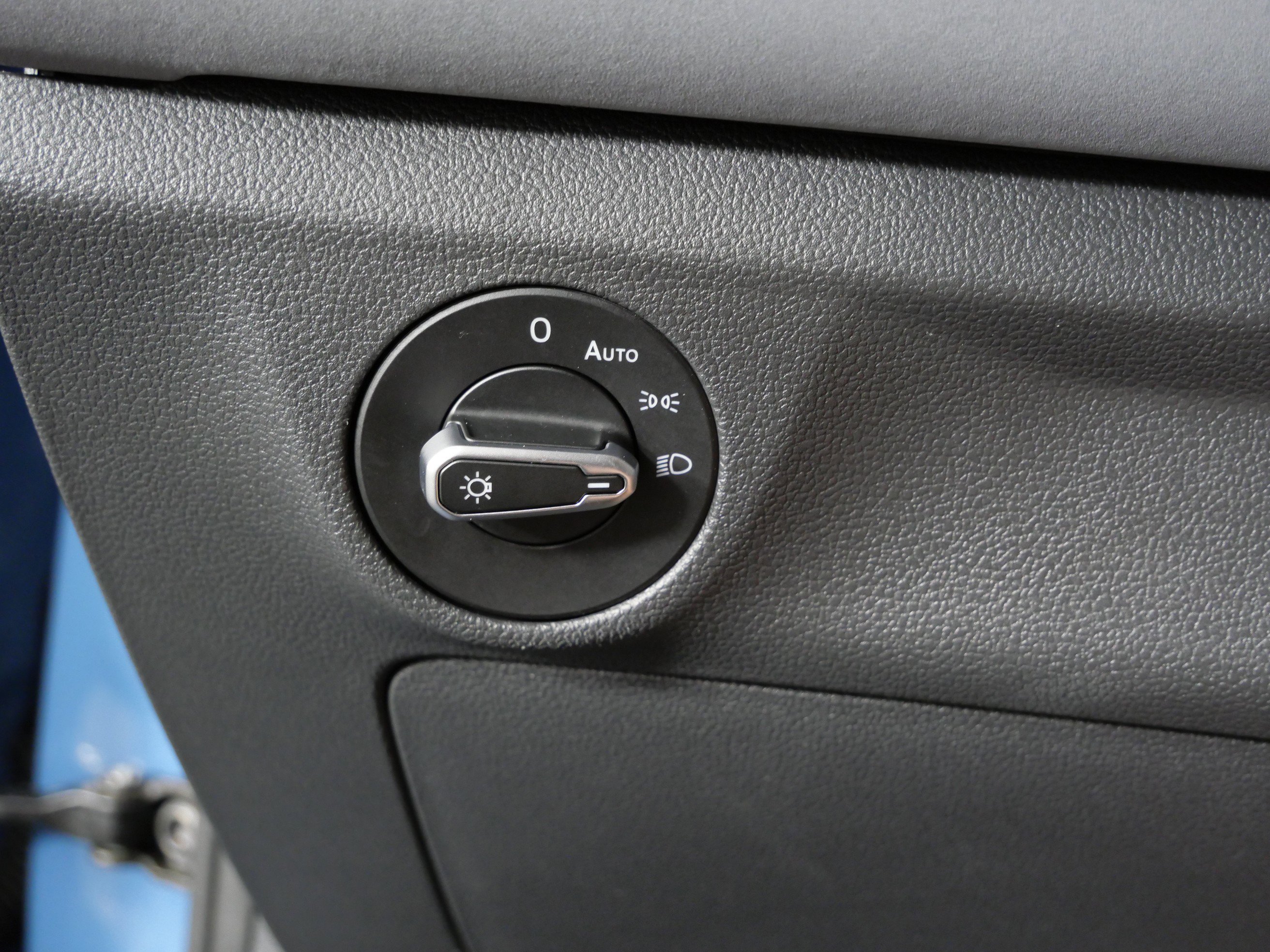 Used 2025 MONTERY BLUE Volkswagen SE image 24