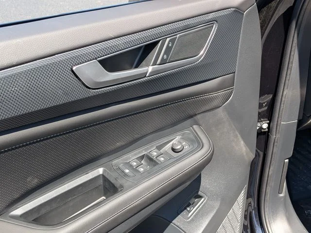 New 2026 Black Volkswagen 2.0T SEL image 9
