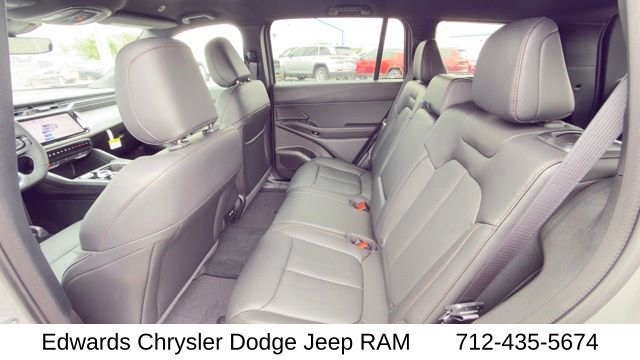 New 2026 Sting-Gray Clear-Coat Exterior Paint Jeep Limited image 32