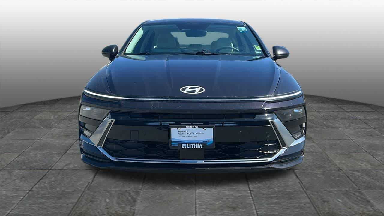 Certified Used 2025 Carbon Blue Hyundai SEL image 2