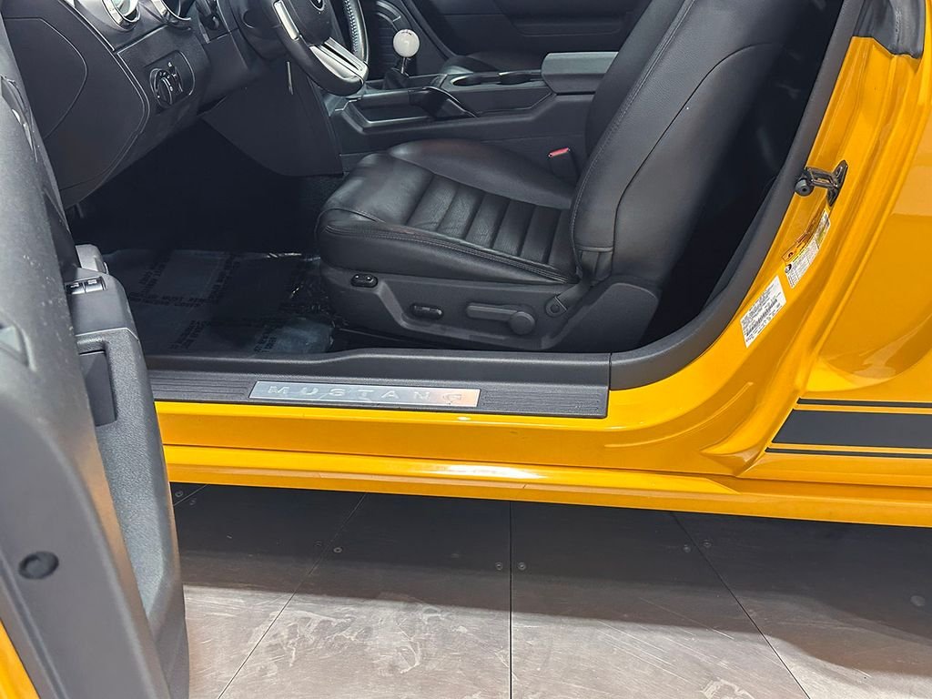 Used 2007 Orange Ford  image 63