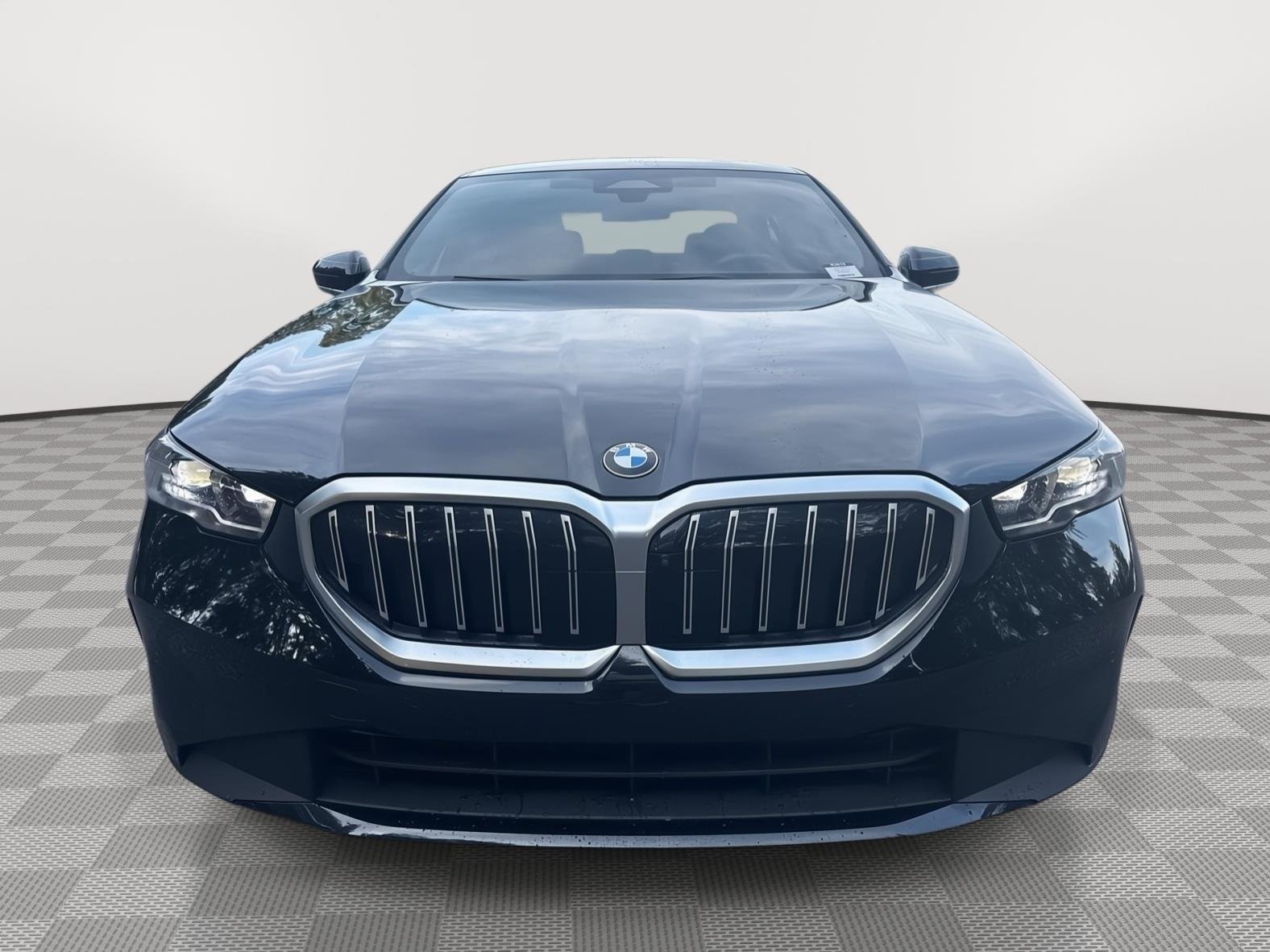 Used 2024 Black Sapphire Metallic BMW 530i image 3