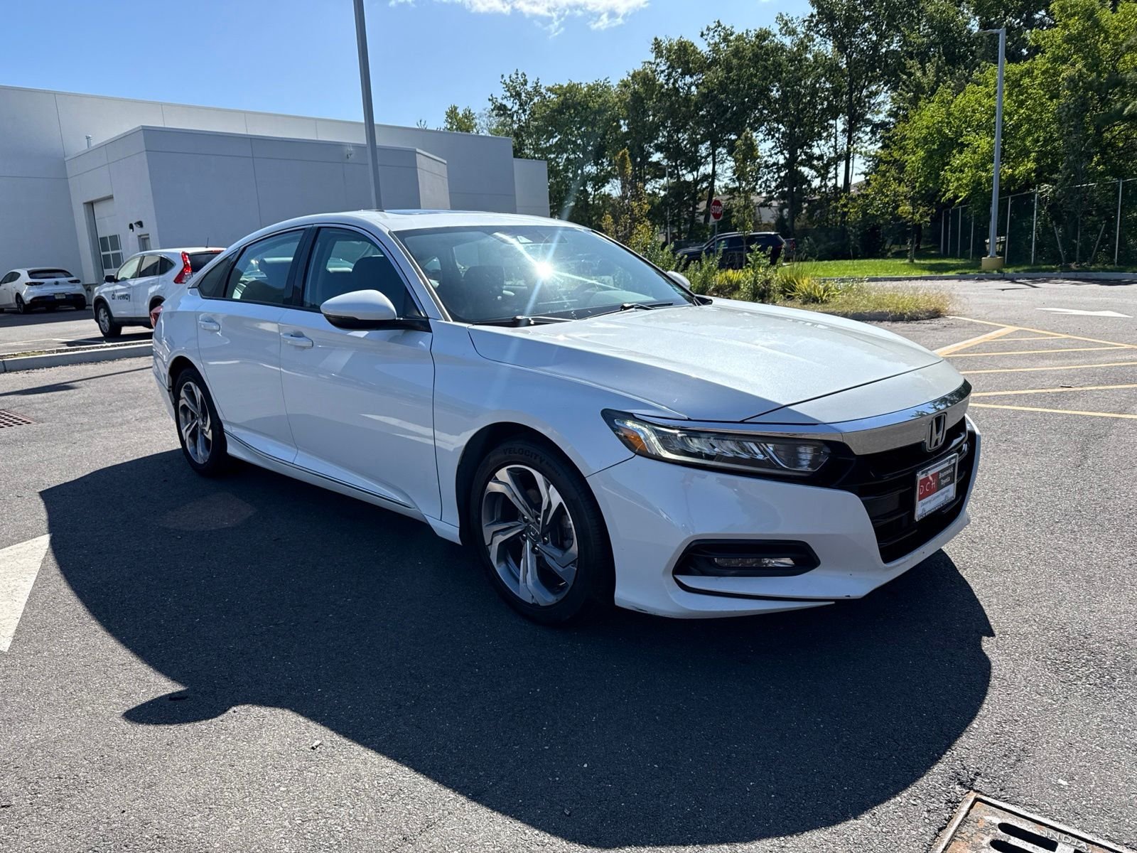 Used 2018 White Honda EX-L image 3