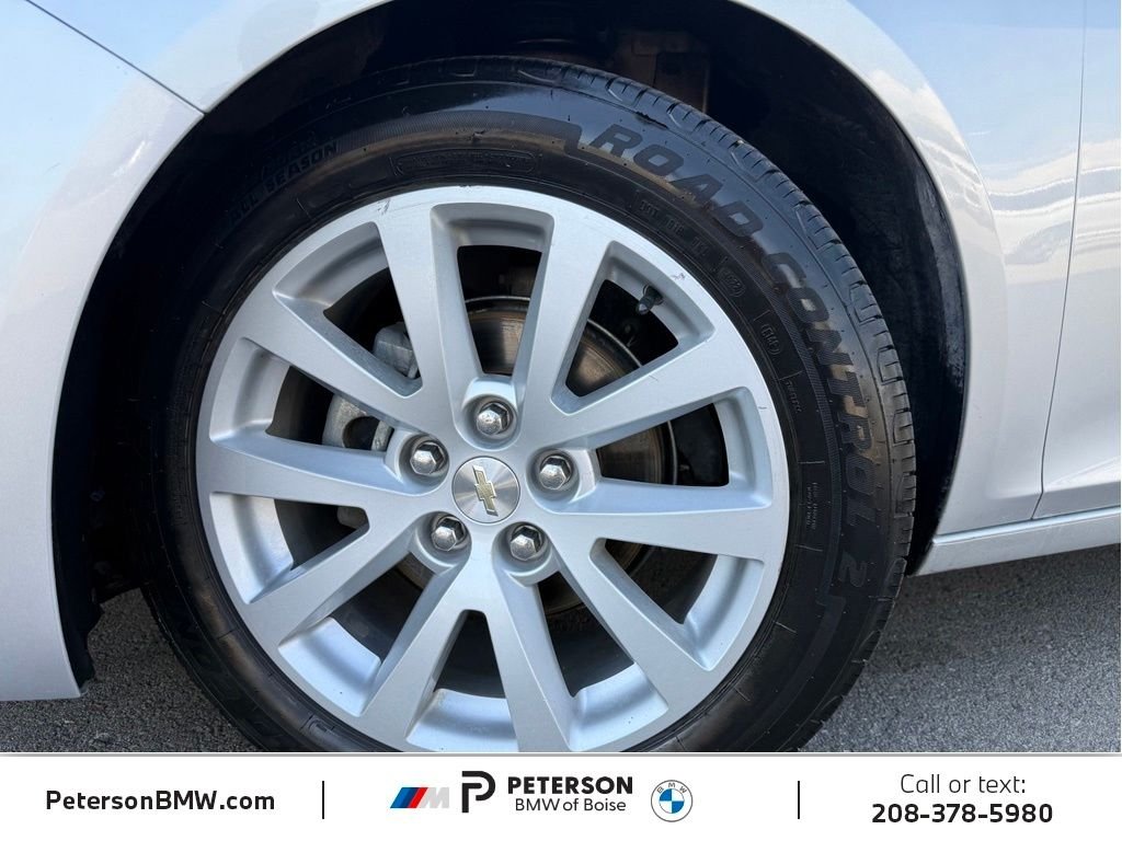 Used 2014 Silver Chevrolet LT image 32