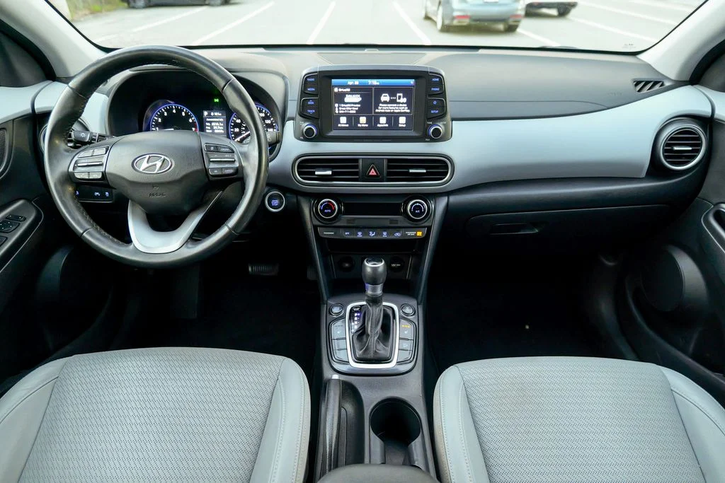 Used 2019 Sonic Silver Hyundai Limited image 39