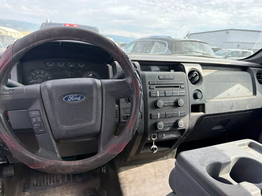 Used 2013 White Ford XL image 17