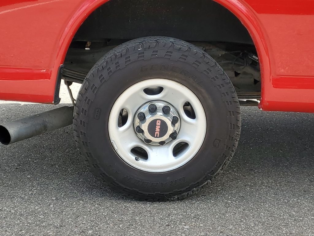 Used 2019 Cardinal Red GMC Work Van image 5