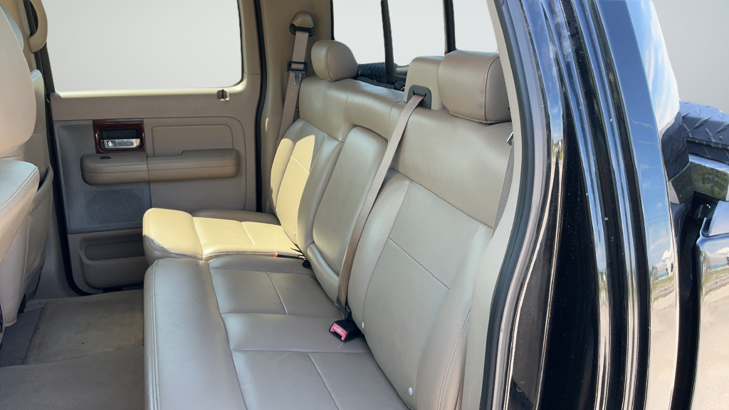 Used 2008 Black Ford Lariat image 19