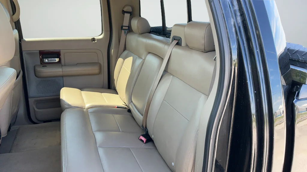 Used 2008 Black Ford Lariat image 19