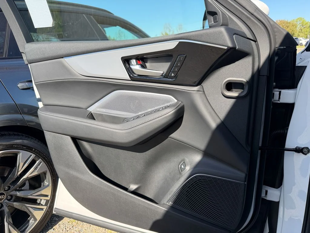 New 2026 Platinum White Acura Technology Package image 13