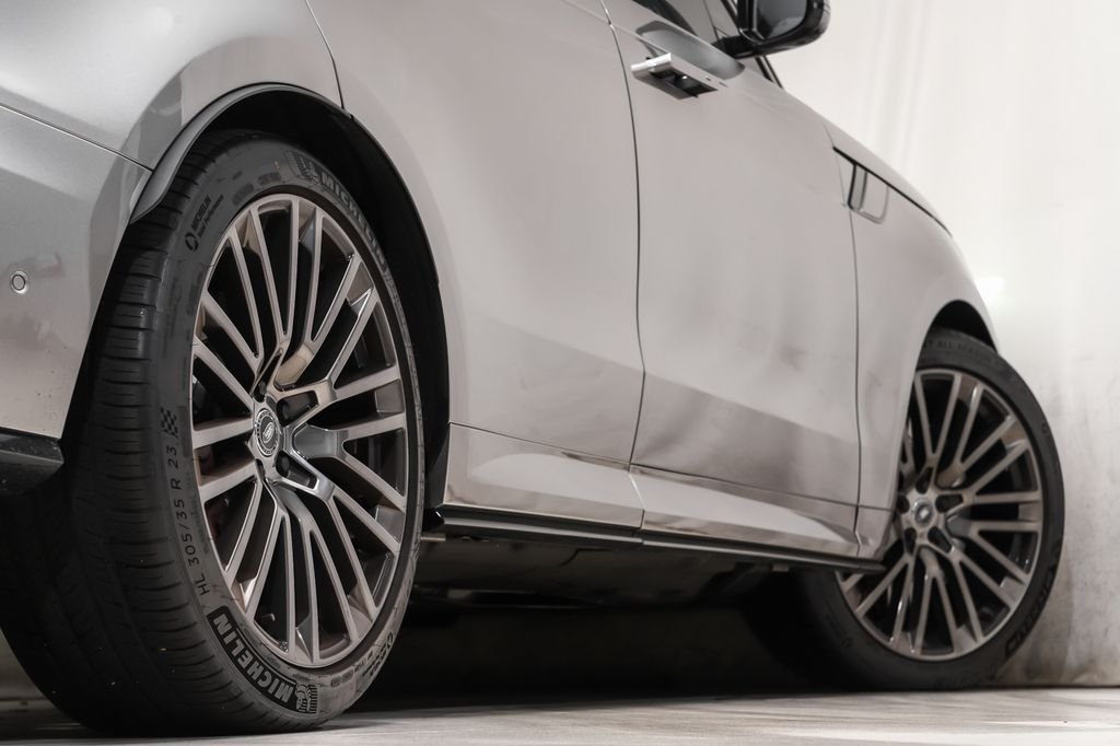 Used 2024  Land Rover SV Edition One Flux Silver image 21