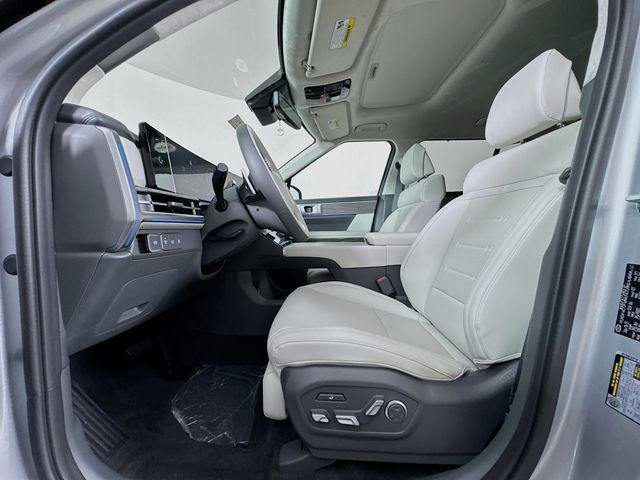 New 2026 Silver Hyundai Calligraphy FWD image 39