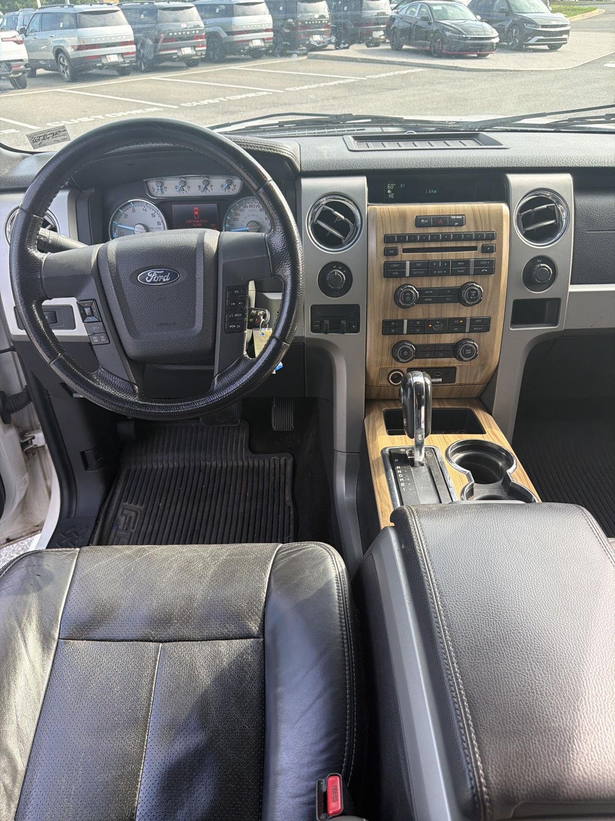 Used 2011 White Platinum Metallic Tri-Coat Ford Lariat image 13