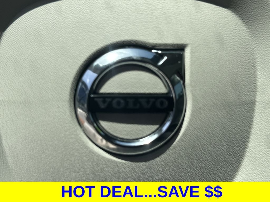 Used 2024 White Volvo B5 Plus Dark Theme image 22