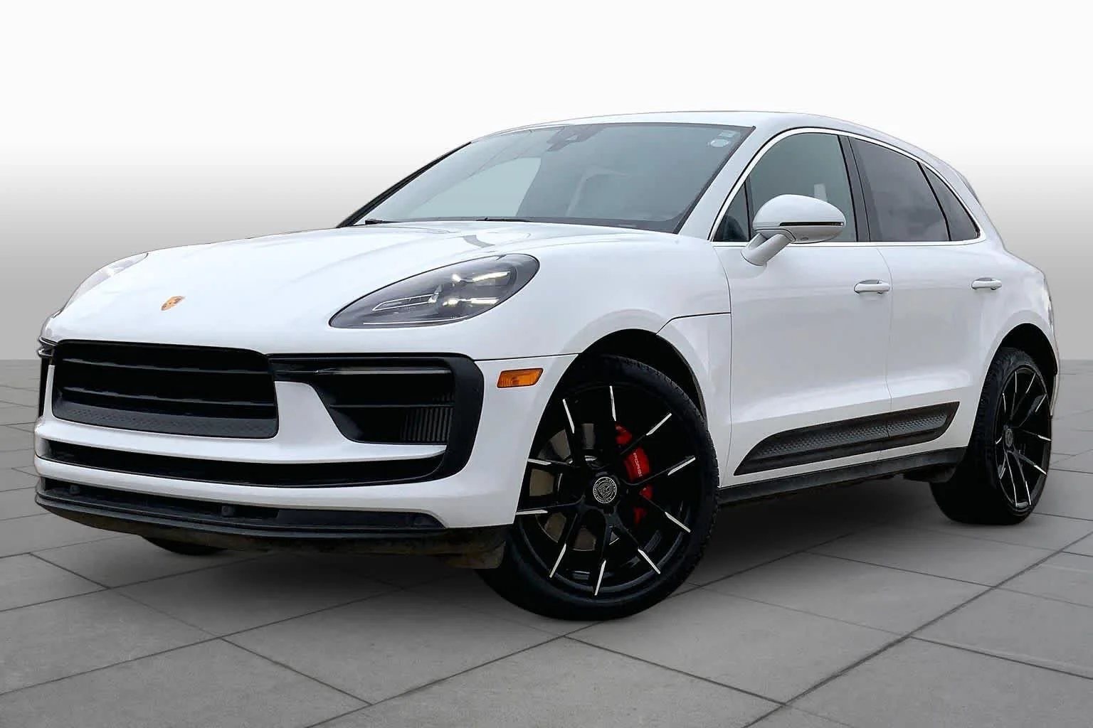 2022 Porsche Macan S's photo
