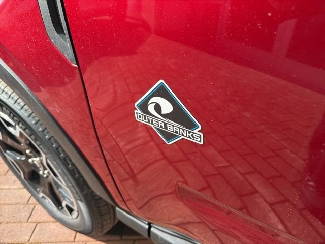 New 2025 Ruby Red Metallic Tinted Clearcoat Ford Outer Banks® image 7