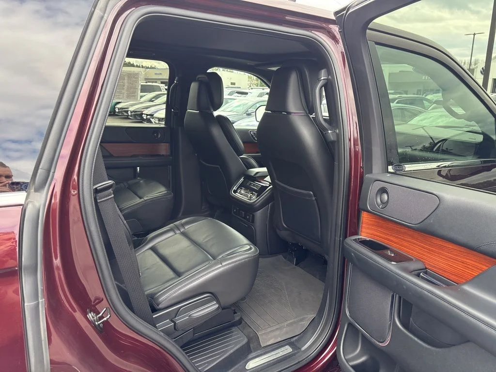 Used 2018 Burgundy Velvet Metallic Tinted Clearcoat Lincoln Select image 30