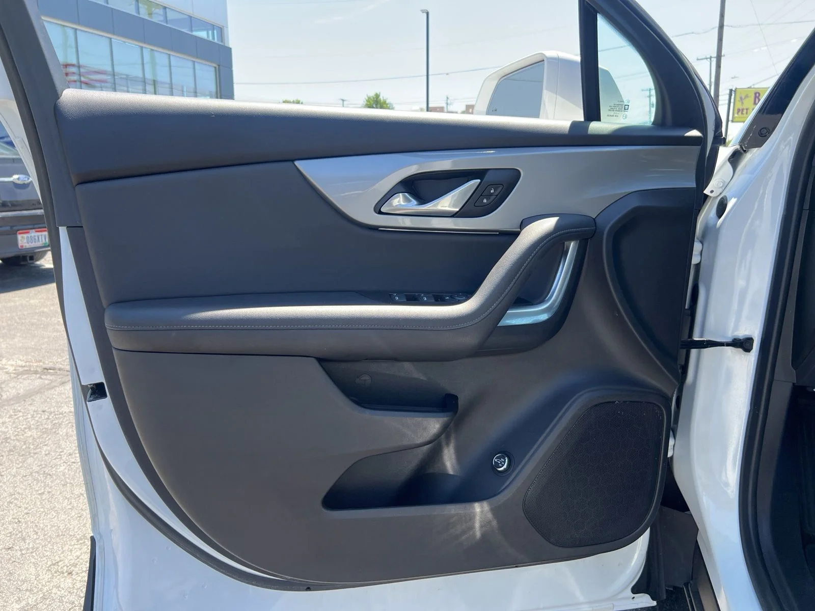 Used 2019 Summit White Chevrolet Base image 22