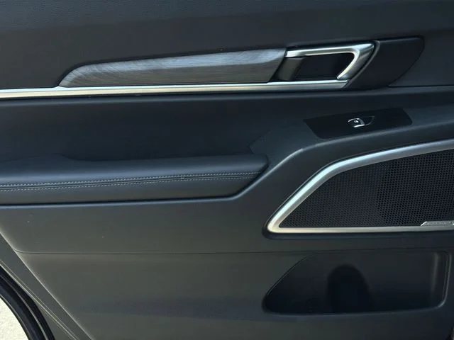 Used 2025 Black Kia EX X-Line image 20