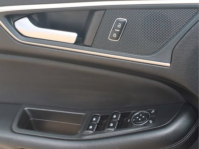 Used 2024  Ford SEL image 14