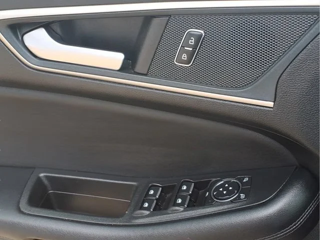 Used 2024  Ford SEL image 14