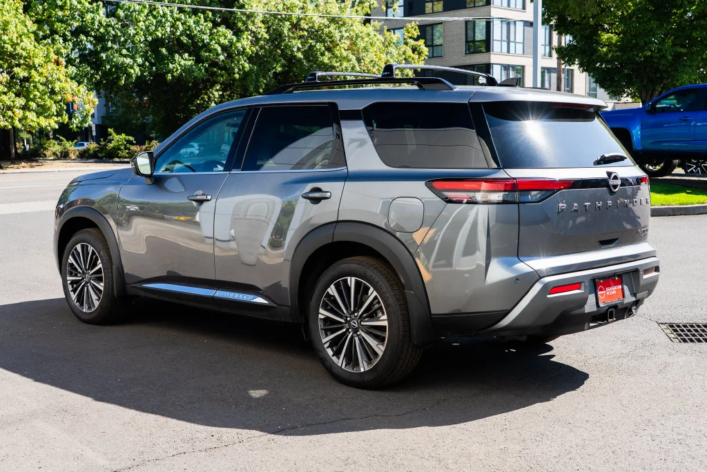 New 2026 Gun Metallic Nissan Platinum image 4